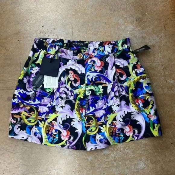 Versace Barrocco Print Silk Shorts - Picture 1 of 1